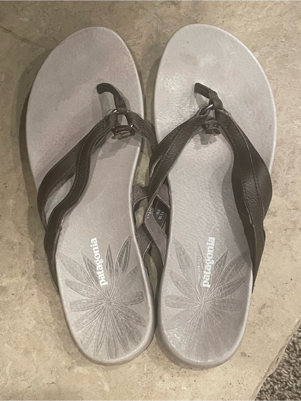 Patagonia Gray Footbed Sandals with Brown Straps D46